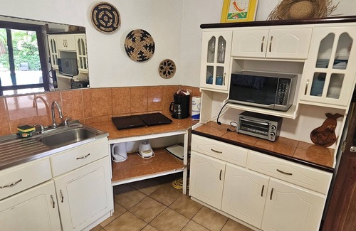 Playa Hermosa Cottage | Charming poolside Coco Cottage