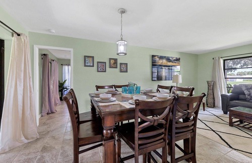 Port Charlotte Cottage | Charming Port Charlotte House near Park