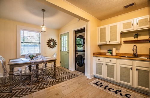 Beaufort House | Charming Port Royal Cottage: Walk to Dining, 5 Min to Parris Island, Beach & Bike Trails!