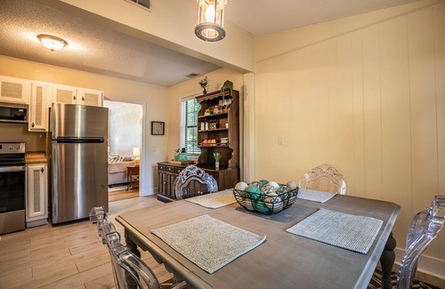 Beaufort House | Charming Port Royal Cottage: Walk to Dining, 5 Min to Parris Island, Beach & Bike Trails!