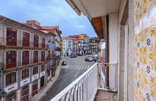 Centro / Baixa Apartment | Charming Porto Apartment with City and River Views