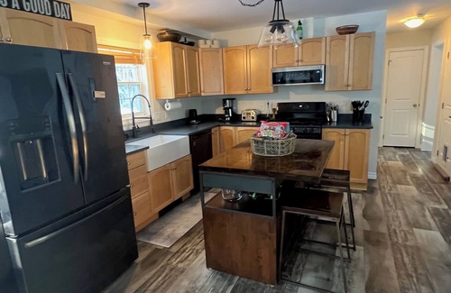 Sebago House | Charming private 3-bedroom on 3 acres in Sebago, Pool, Hot Tub, Large Firepit