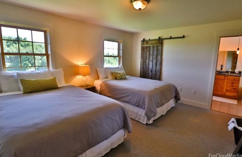 Sand Creek House | Charming & Private 4 BR Country Getaway