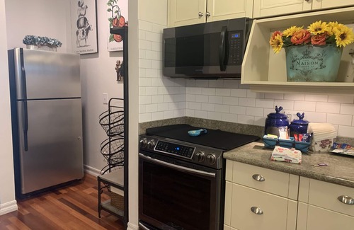 Downtown Napa Cottage | Charming Private Cottage in Napa Downtown