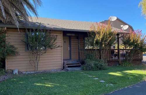 Sonoma Cottage | Charming private Cottage with hot tub in the Countryside of Sonoma
