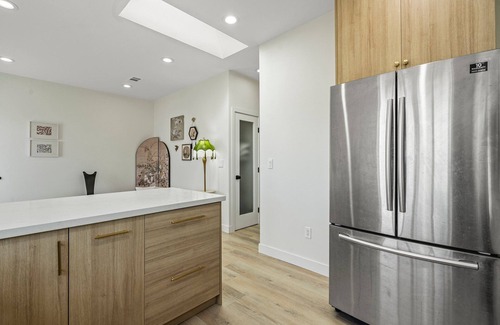 Sunnyvale House | Charming, Private, Fully-Furnished 2B2B Guest House