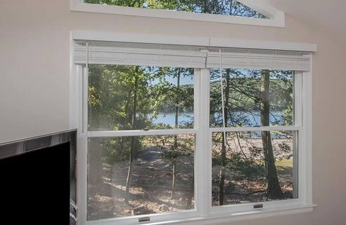 Cobalt House | Charming private home on the Connecticut River that comfortably sleeps 11 people