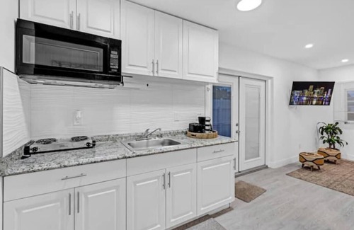Pompano Beach Apartment | Charming Private Studio Getaway