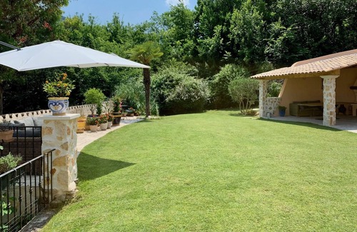 Le Bar-sur-Loup Villa | Charming Provencal Style Villa with a great pool area suitable for kids!
