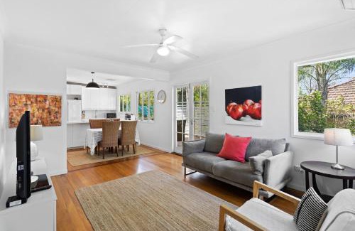 Stafford Heights House | Charming Queenslander Getaway