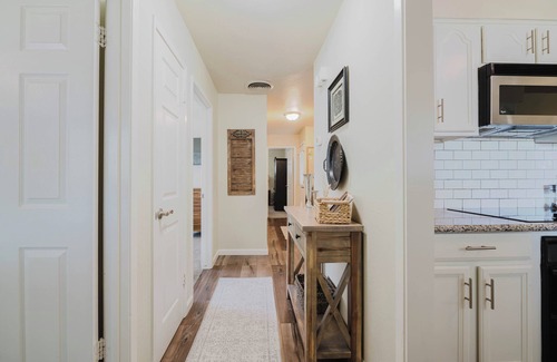 Lodi House | Charming, Quite and Quaint 3-bedroom house with WiFi and AC in Lodi