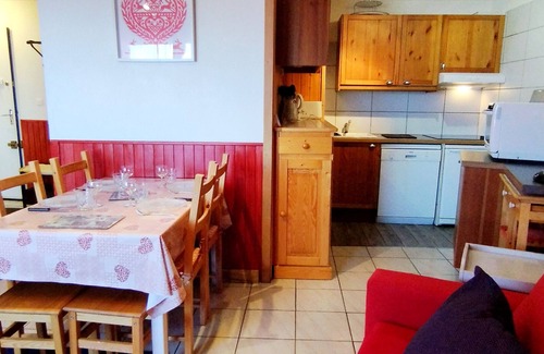 Prapoutel Apartment | Charming renovated apt near slopes, hiking and station center