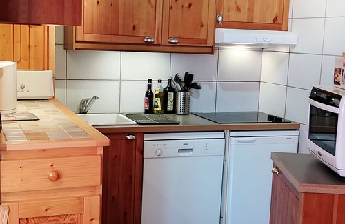 Prapoutel Apartment | Charming renovated apt near slopes, hiking and station center