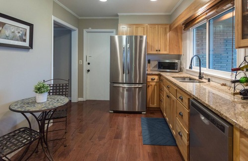 Omaha House | Charming Ranch House With Excellent Location, Comfortable and Cozy, Free WIFI