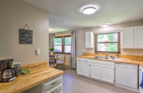 Rapid City Apartment | Charming Rapid City Apartment: Walk to Lake!