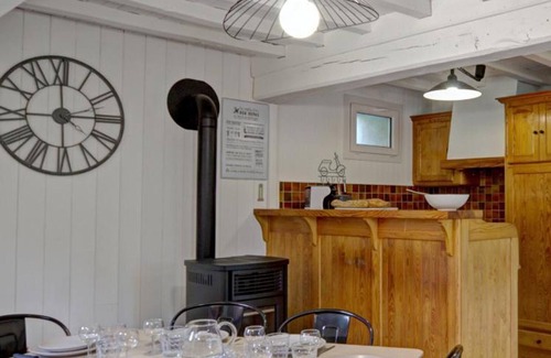 Belmont-de-la-Loire Cottage | Charming rental in Belmont-de-la-Loire, pets allowed, spacious terrace