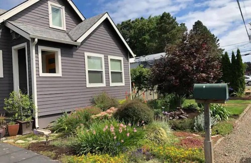 Ardenwald House | Charming Remodeled Home in SE