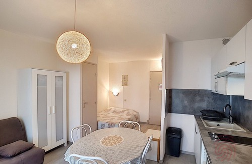 Lamalou-les-Bains Apartment | Charming Renovated Apartment with Terrace, Garden View, and Free Wi-Fi Near Lamalou-les-Bains Center