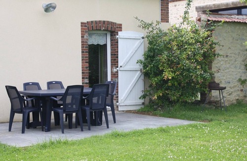 Pre-Saint-Evroult Cottage | Charming Renovated Cottage with Garden, Terrace & Game Room Near Paris