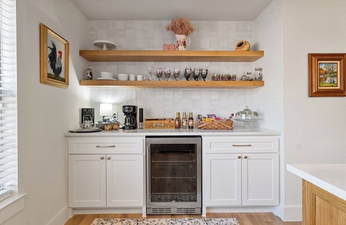 Frisco House | Charming renovated 3-bedroom bungalow with WiFi and AC in fabulous Frisco TX