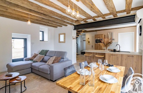 Vivy Cottage | Charming renovated, air-conditioned and spacious cottage for 4 in Vivy