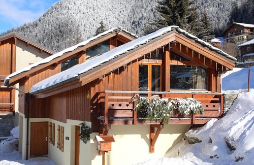 Valfrejus Ski Chalet | Charming renovated chalet, sleeps 8, Valfréjus