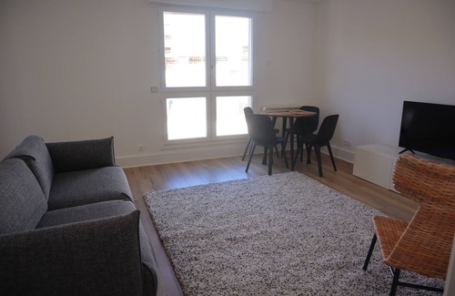 Saint-Louis Apartment | Charming renovated T2 Versailles : Mobility lease