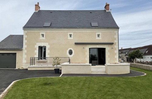 Courcay Cottage | Charming Renovated Touraine Cottage: Games Room, Gym, and Beautiful Garden