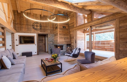 Manigod Ski Chalet | CHARMING RENTAL 5 * WITH JACUZZI IN A RENOVATED SAVOYARD FARM