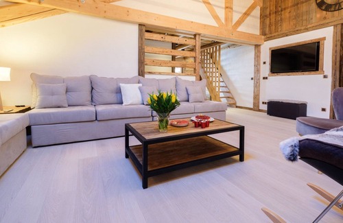 Manigod Ski Chalet | CHARMING RENTAL 5 * WITH JACUZZI IN A RENOVATED SAVOYARD FARM