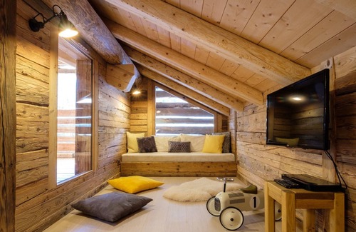 Manigod Ski Chalet | CHARMING RENTAL 5 * WITH JACUZZI IN A RENOVATED SAVOYARD FARM