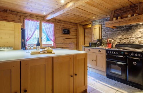 Manigod Ski Chalet | CHARMING RENTAL 5 * WITH JACUZZI IN A RENOVATED SAVOYARD FARM