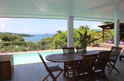 Tartane Apartment | charming rental in Trinidad with sea view and pool.
