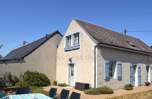 Channay-sur-Lathan Cottage | Charming Restored Barn with Large Garden in Tranquil Touraine Countryside