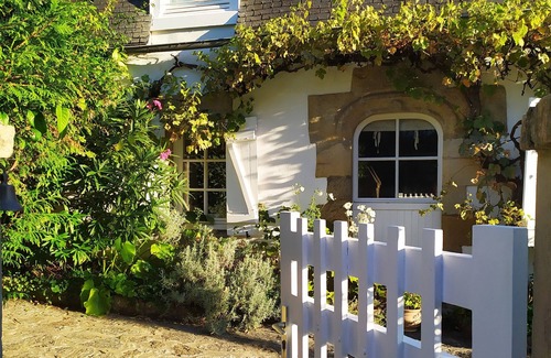 Auray House | Charming residence with garden ideal for vacations with family or friends