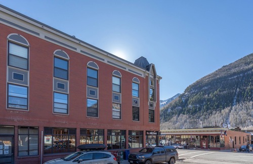 Telluride Condo | Charming resort condo with washer/dryer & great location