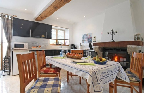 L'Epinay-le-Comte Cottage | Charming restored barn with spa, pets allowed