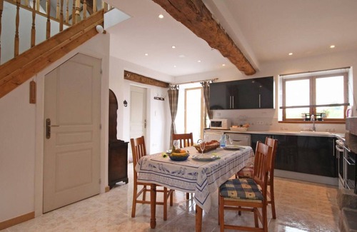 L'Epinay-le-Comte Cottage | Charming restored barn with spa, pets allowed