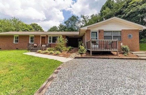 Mills River House | Charming Retreat 1-bedroom house in peaceful Mills River