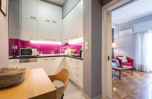 Thissio Apartment | Charming Retreat Below the Acropolis