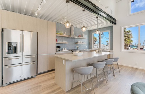Shibui Sands House | Charming Retreat, cocktail pool, walking distance to the beach!