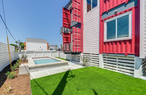 Shibui Sands House | Charming Retreat, cocktail pool, walking distance to the beach!