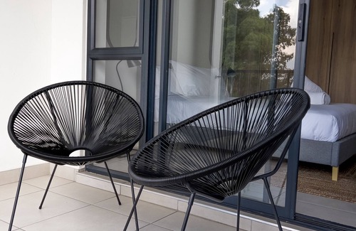 Greater Johannesburg Metropolitan Area Apartment | "Charming Retreat: Cozy Haven