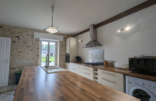 Ardentes Cottage | Charming Retreat in Berry: Heated Pool, Canoeing, Fishing, Near George Sand's House