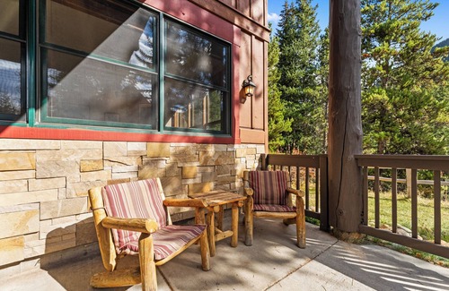 Keystone Condo | Charming Retreat in Keystone w/Private Patio & Fireplace, Close to River Run