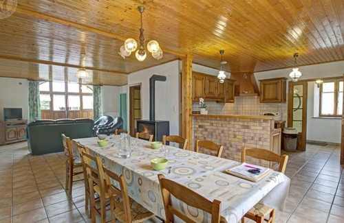 Gumieres Cottage | Charming retreat in Livradois-Forez, pets allowed