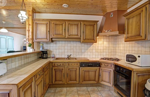 Gumieres Cottage | Charming retreat in Livradois-Forez, pets allowed