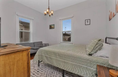 Ottawa House | Charming Retreat near Starved Rock and Downtown