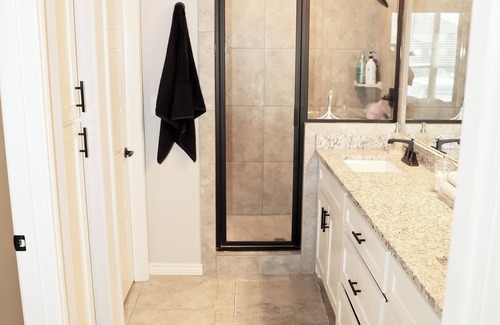 Midland House | Charming retreat nestled in a peaceful neighborhood & conveniently located!