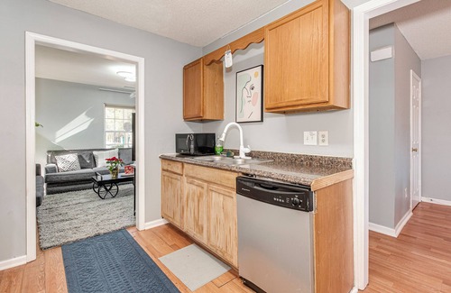 Enderly Park House | Charming Retreat, Sleeps 8, & Just Minutes from Uptown